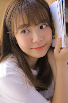 年轻的女老师在线
